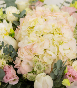 Mix of Pastel Flowers - Venice - Image 3