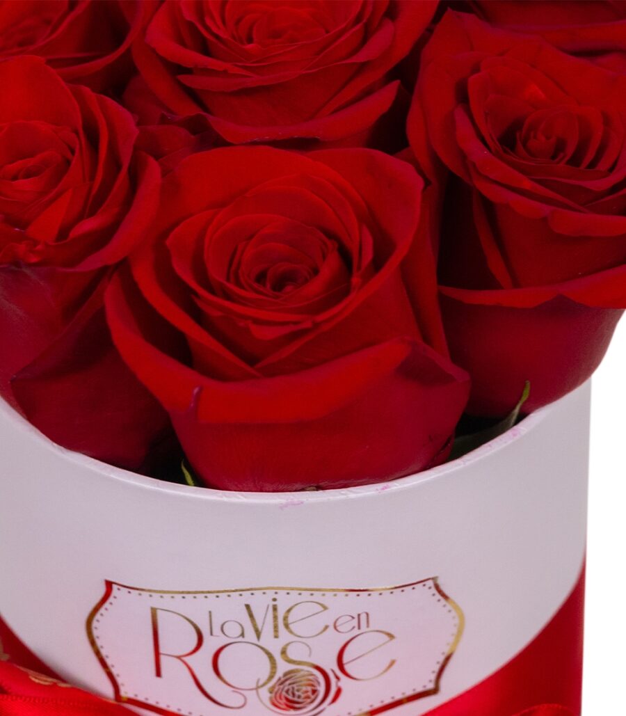 Bouquet of Red Roses in a Box - Image 3