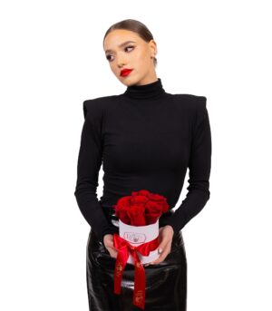 Bouquet of Red Roses in a Box - Image 2