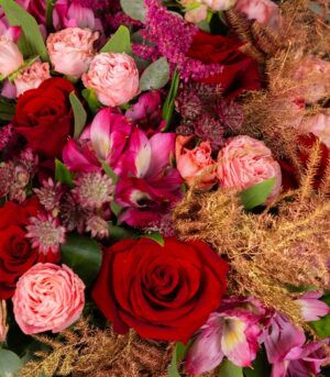 Roses Arrangement - Casanova - Image 3