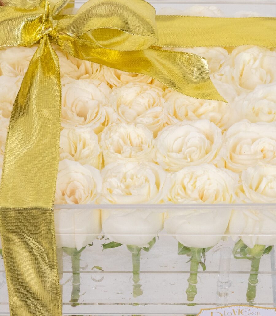 Roses in the Box Divine - Image 3