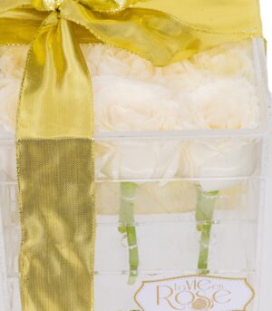 Box of White Roses Purity - Image 3